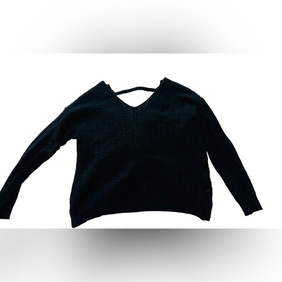 -Jodifl Cable Knit V-neck Twisted Knot Sweater - Picture 2 of 3
